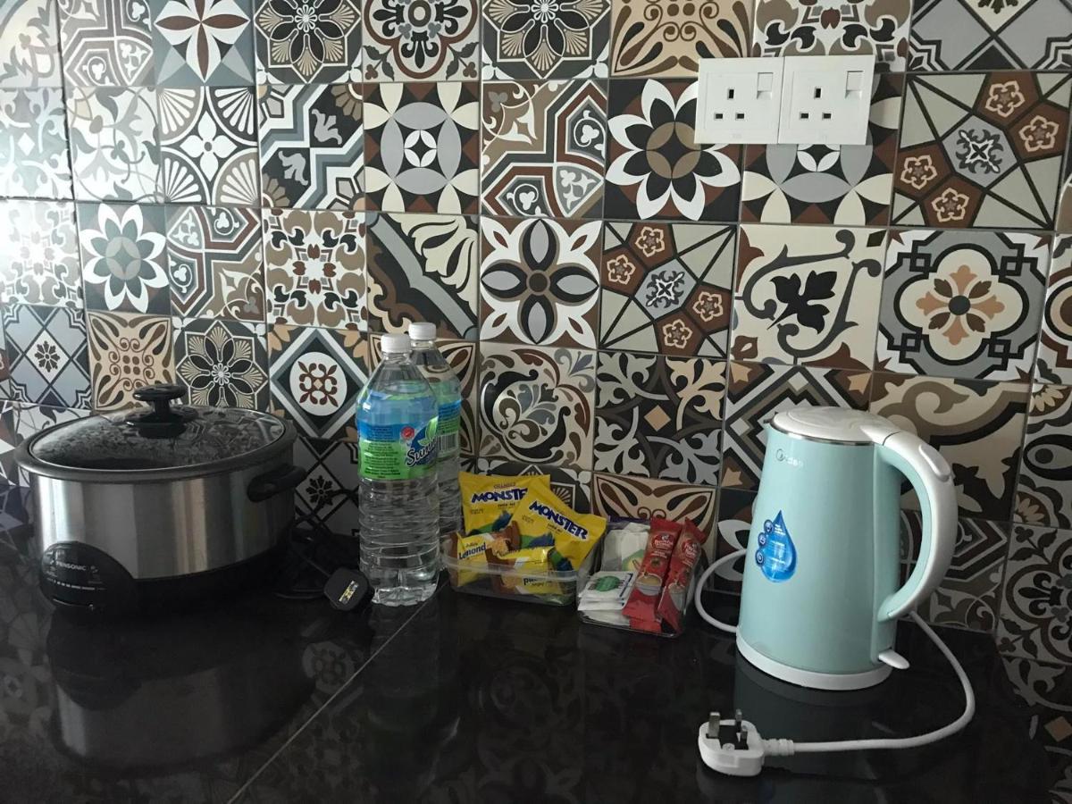 Chempaka Homestay  Seri Iskandar Bagian luar foto